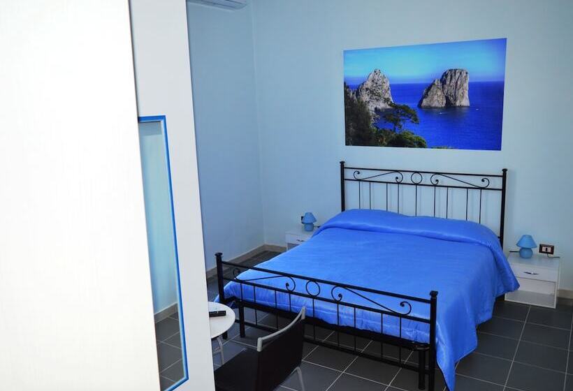 اتاق سوپریور سه تخته, Napoli Station B&b