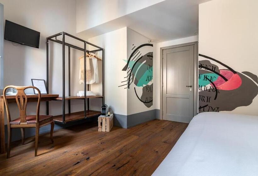 اتاق استاندارد, Tag Guest House