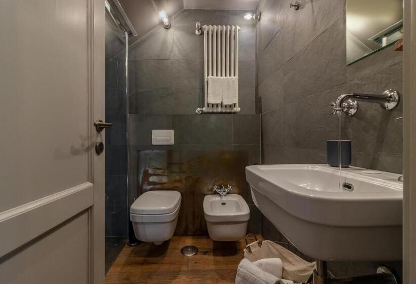 اتاق استاندارد, Tag Guest House