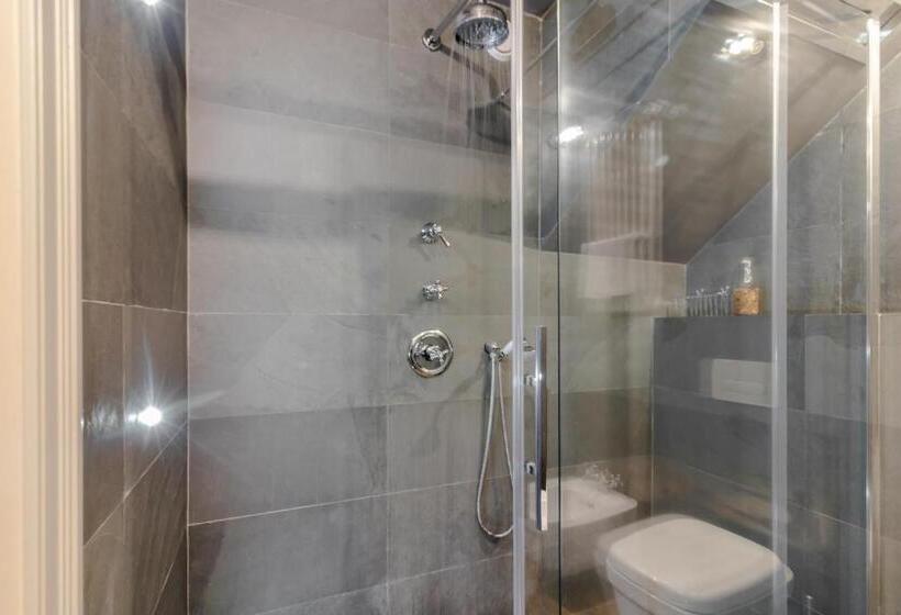 اتاق استاندارد, Tag Guest House