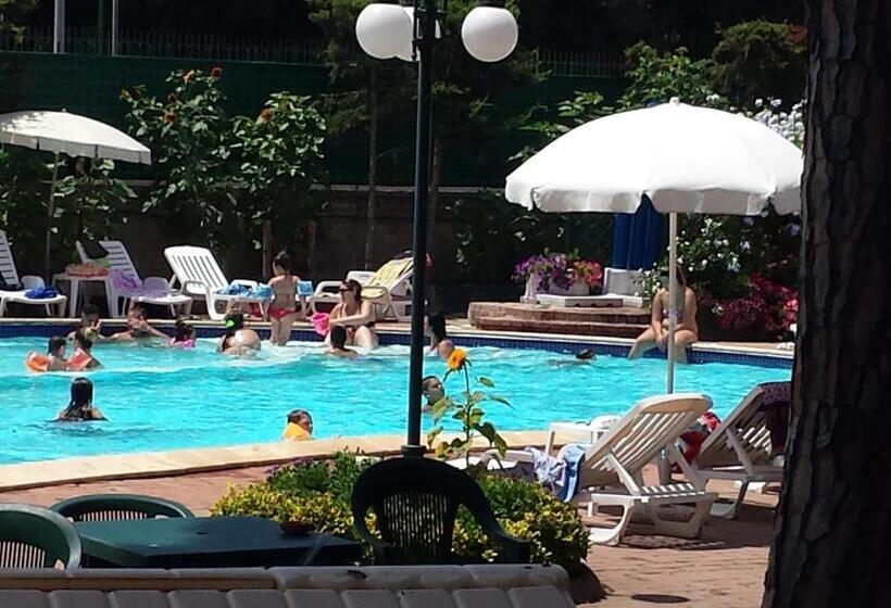 غرفة أساسية ثلاثية, Thairè Resort