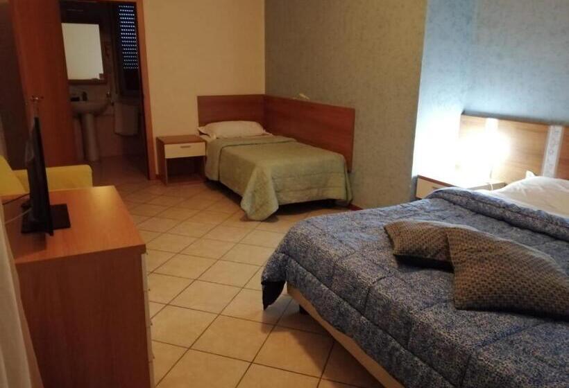 غرفة أساسية ثلاثية, Thairè Resort