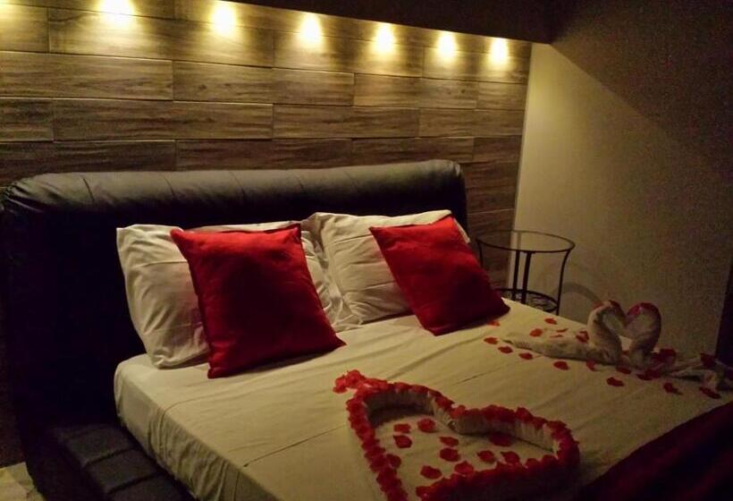 سوییت لوکس, Thairè Resort