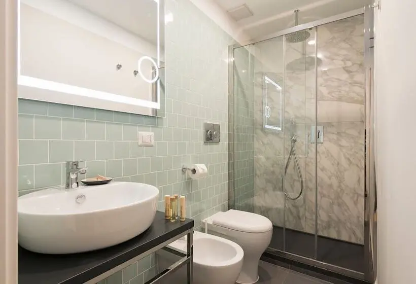 اتاق استاندارد سه نفره, Vittoriano Suite