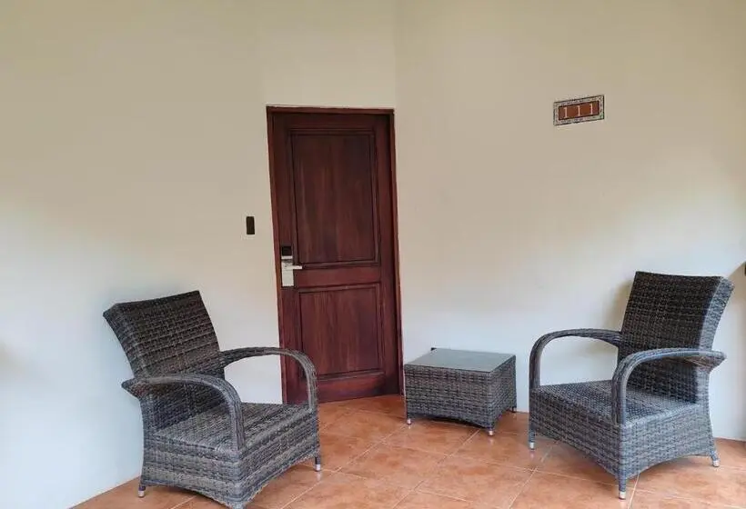 スタンダードバンガロー, Marenaz Oceanfront Resort