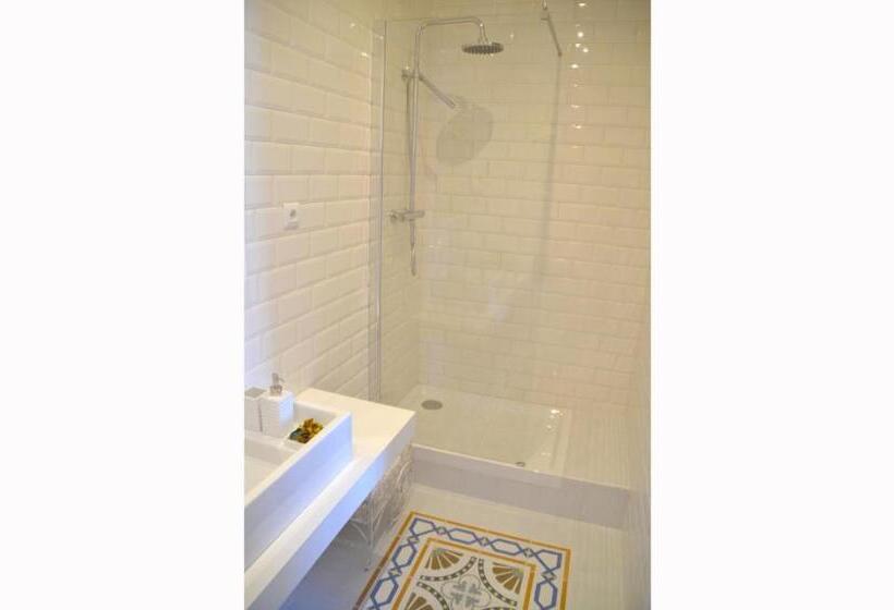 Deluxe люкс с видом на реку, Archisuites