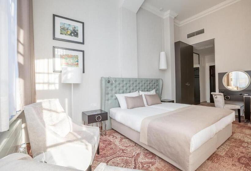 컴포트 룸, Craft Beer Central