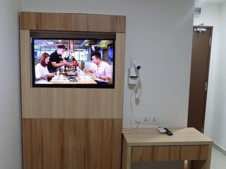 اتاق خانوادگی, Alaxis