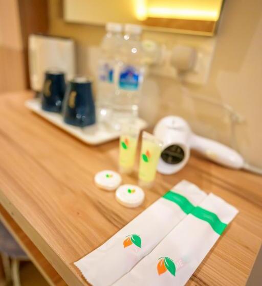 اتاق لوکس با تخت بزرگ, Alaxis