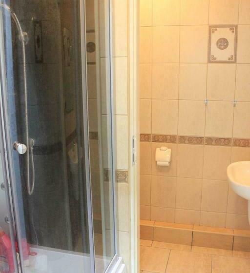 غرفة قياسية حمام مشترك, Kolorowa Guest Rooms