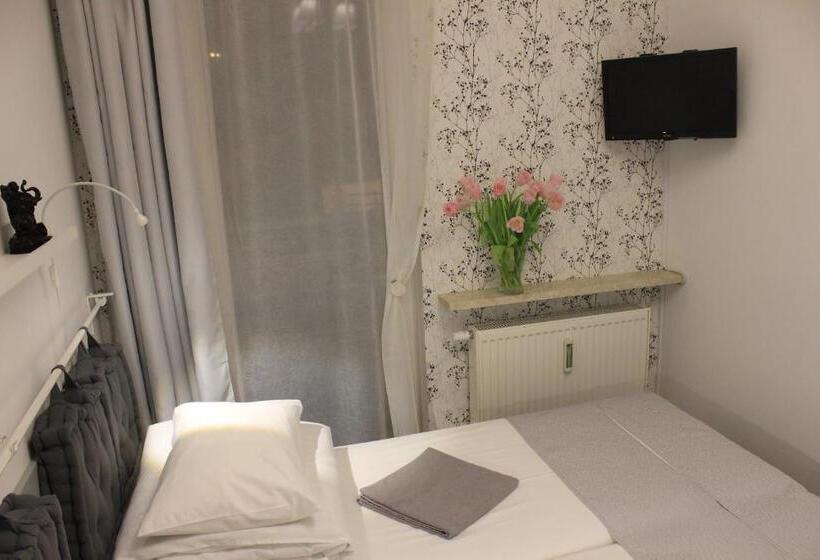 غرفة إقتصادية, Kolorowa Guest Rooms