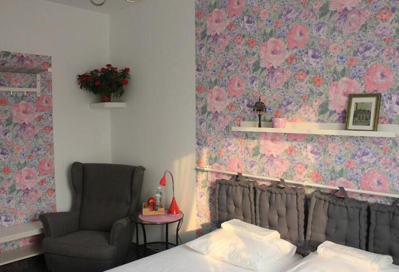 غرفة قياسية حمام مشترك, Kolorowa Guest Rooms