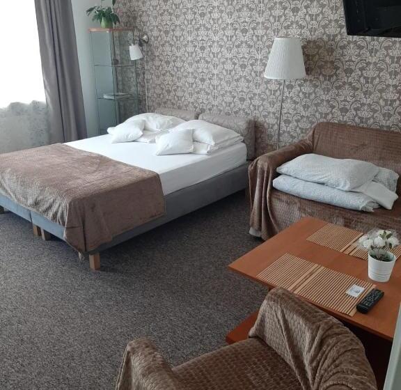 إستديو عائلى, Kolorowa Guest Rooms