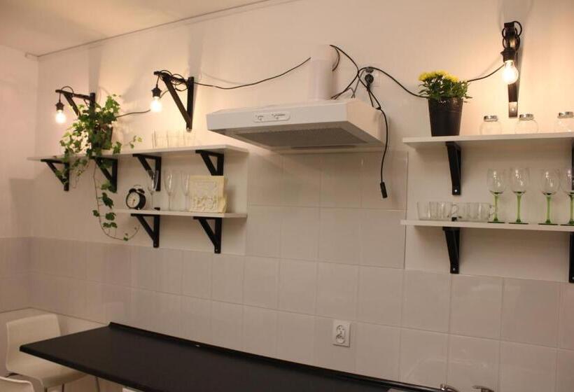 إستديو عائلى, Kolorowa Guest Rooms