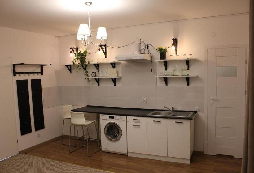 إستديو عائلى, Kolorowa Guest Rooms