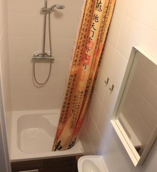 غرفة قياسية, Kolorowa Guest Rooms