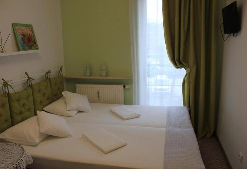 غرفة قياسية, Kolorowa Guest Rooms