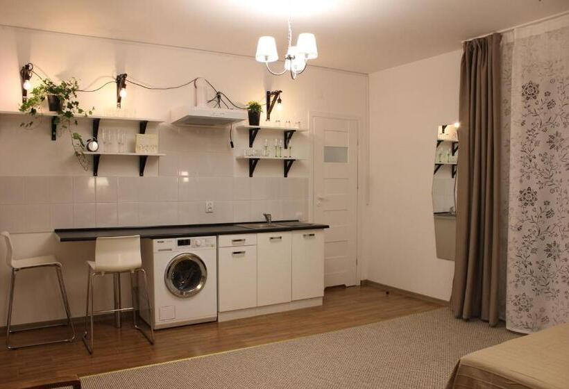 إستديو عائلى, Kolorowa Guest Rooms