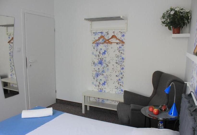 غرفة قياسية, Kolorowa Guest Rooms