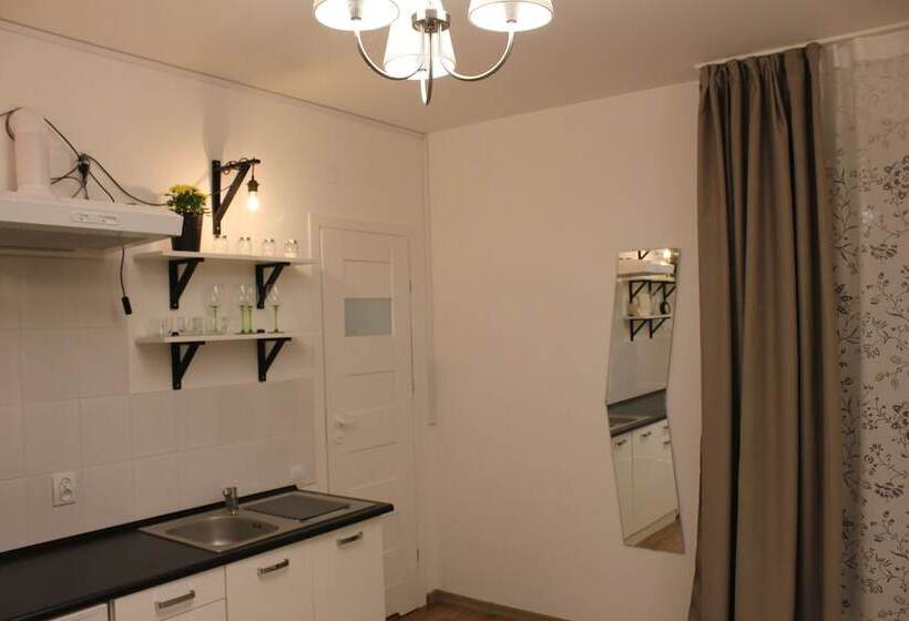 إستديو عائلى, Kolorowa Guest Rooms