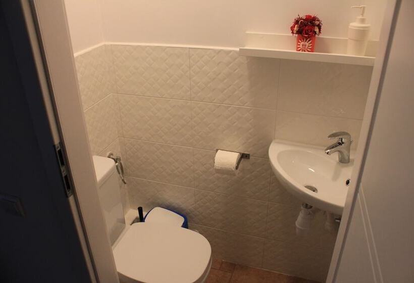 غرفة قياسية حمام مشترك, Kolorowa Guest Rooms