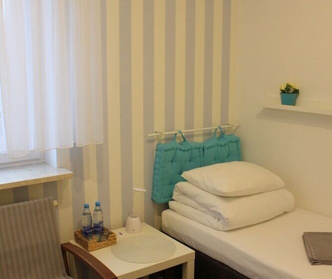 غرفة قياسية حمام مشترك, Kolorowa Guest Rooms
