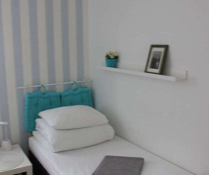 غرفة قياسية حمام مشترك, Kolorowa Guest Rooms