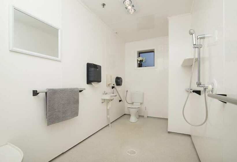 تختخواب در اتاق مشترک, Piwaka Lodge And Backpackers