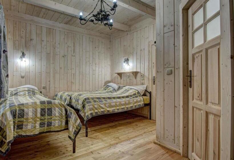 اتاق استاندارد سه تخته با بالکن, Pokoje Gościnne światłomir