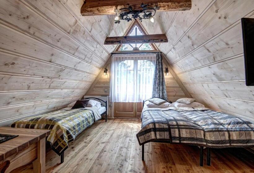 اتاق استاندارد سه تخته با بالکن, Pokoje Gościnne światłomir