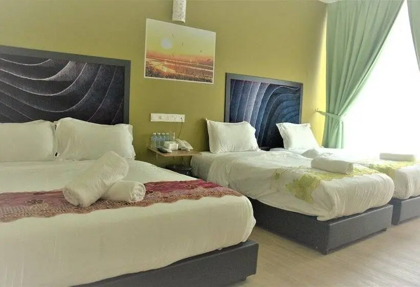 اتاق خانوادگی, S8 Boutique