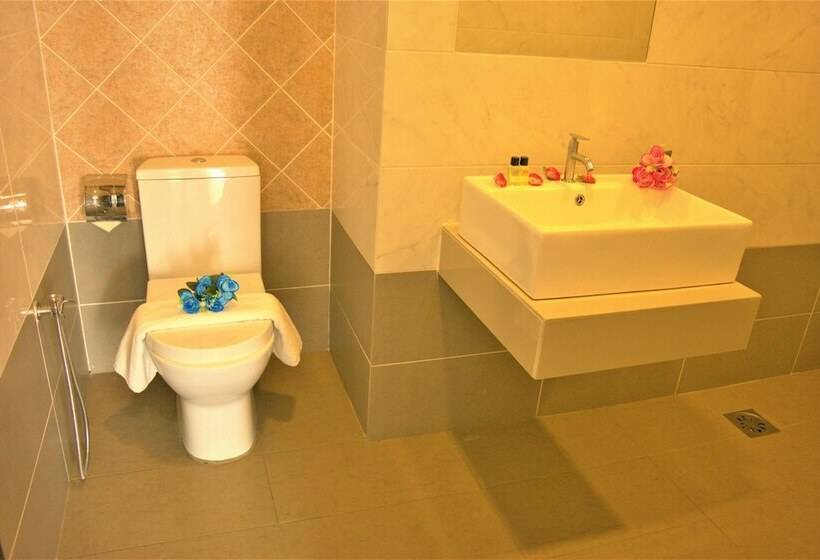 غرفة عائلية, S8 Boutique