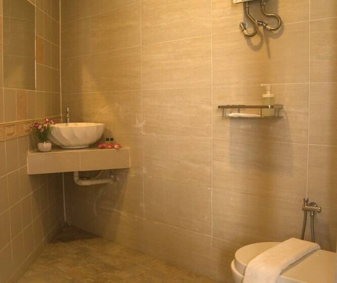 غرفة كومفورت ثلاثية, S8 Boutique