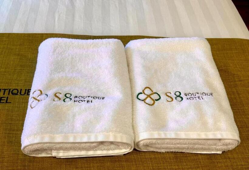 غرفة عائلية, S8 Boutique