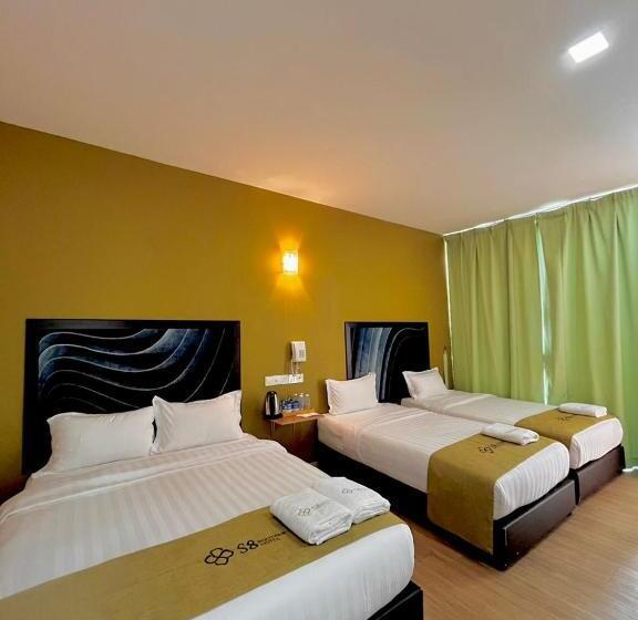 غرفة عائلية, S8 Boutique