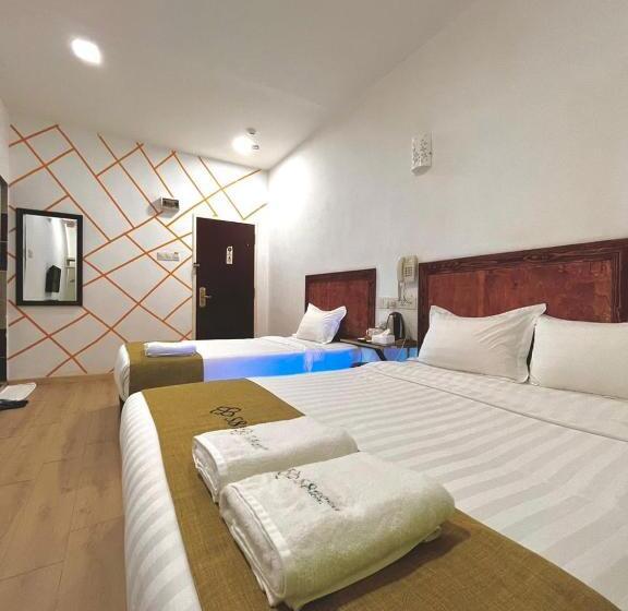 غرفة كومفورت ثلاثية, S8 Boutique