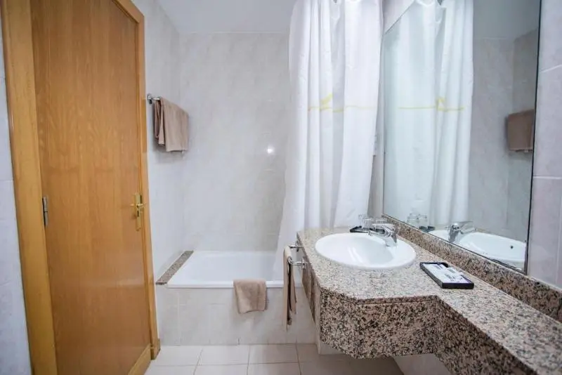 اتاق سوپریور خانوادگی, S8 Boutique