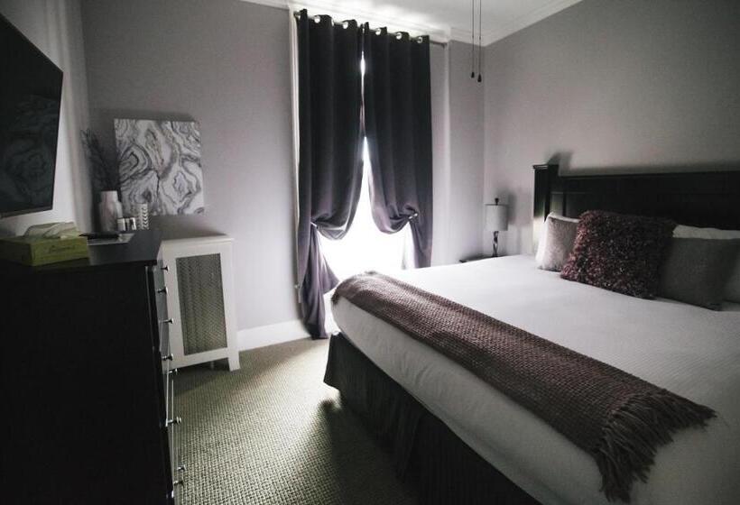 جناح ديلوكس سرير كينج, The Continental