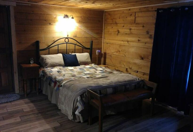 Хижина, Wolfwood Guest Ranch
