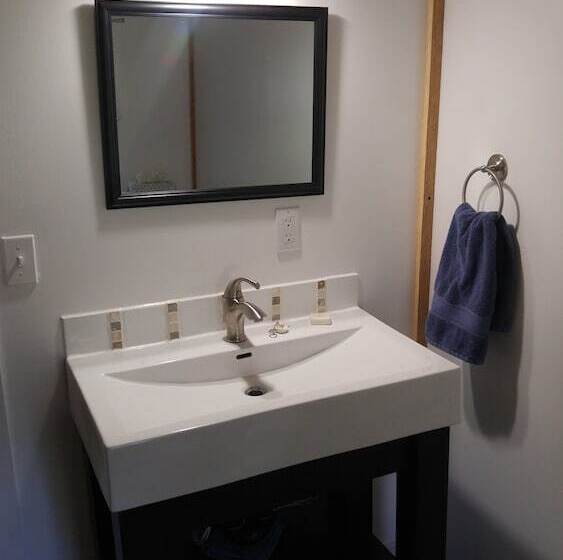 小室, Wolfwood Guest Ranch