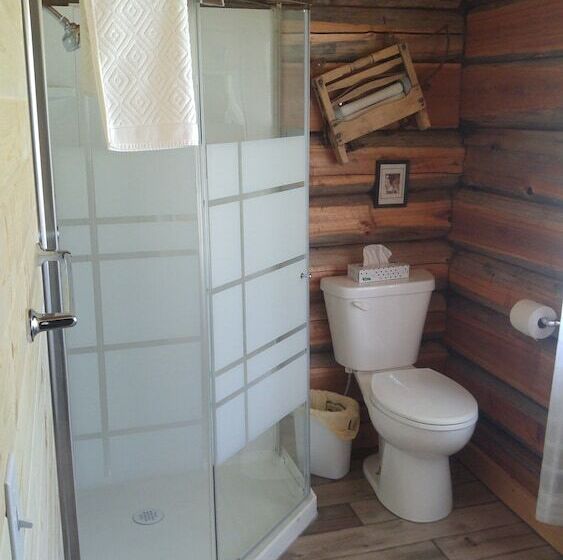 小室, Wolfwood Guest Ranch