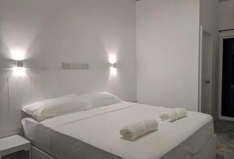 اتاق لوکس, Avi Guesthouse