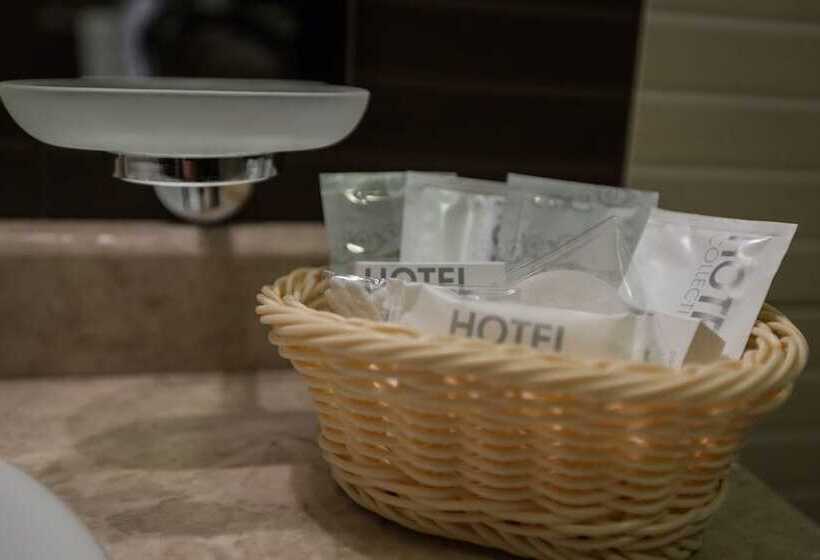 컴포트 룸, Abris