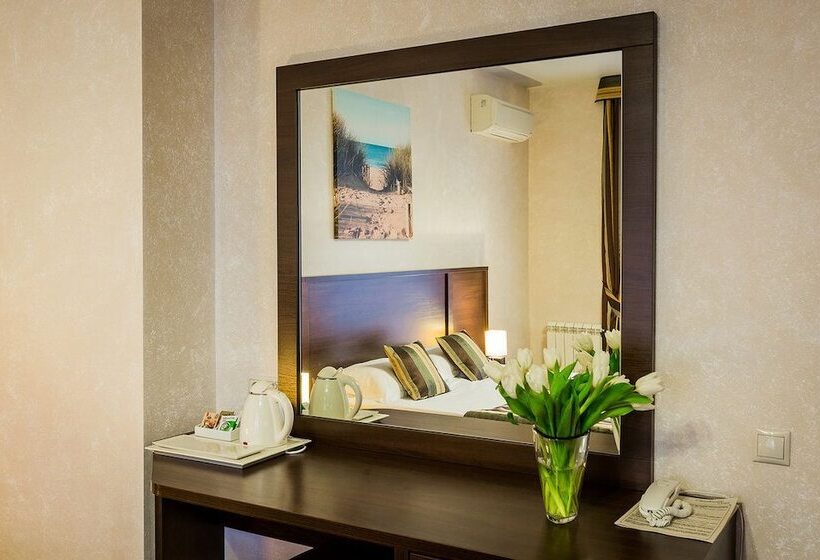 컴포트 룸, Abris