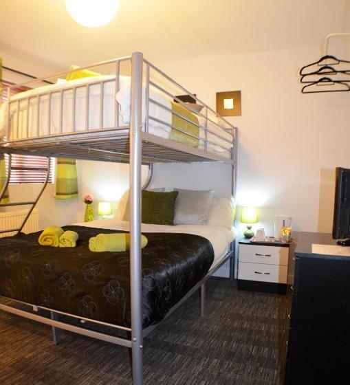 Habitació Triple Estàndard, Birchfields Guest House