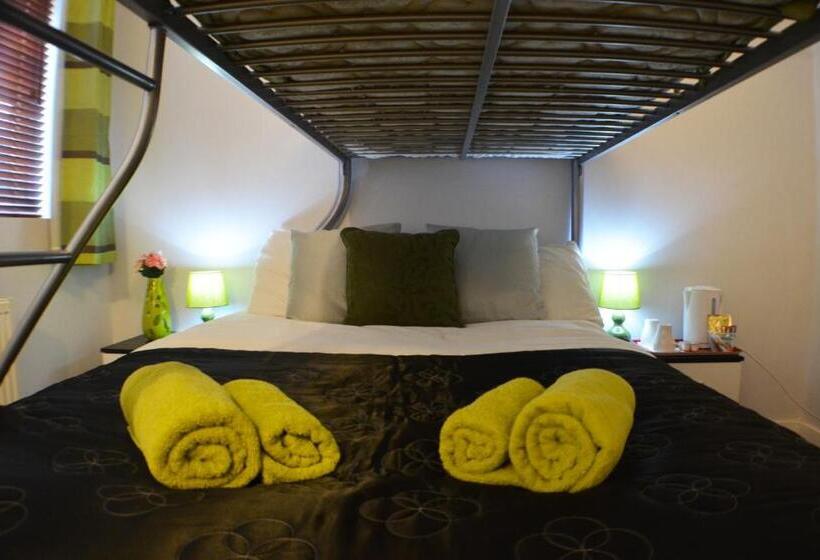 Habitació Triple Estàndard, Birchfields Guest House