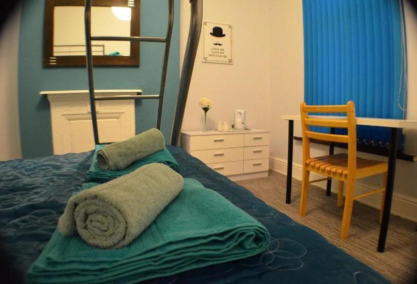 Habitació Triple Estàndard, Birchfields Guest House