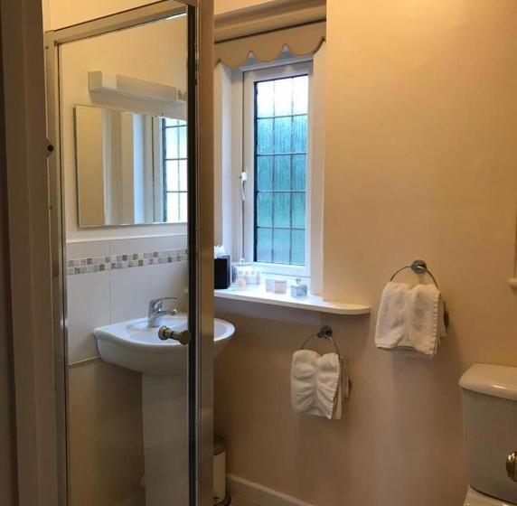 标准间, Coombe House