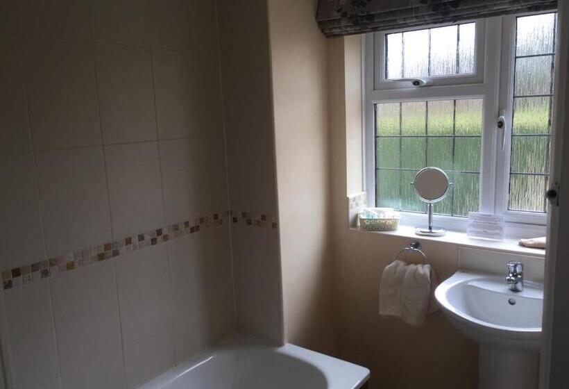 标准间, Coombe House