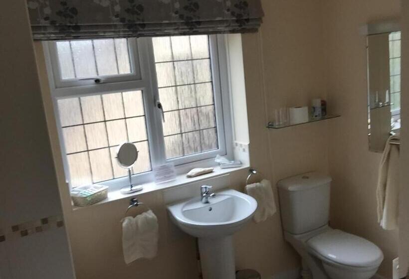 标准间, Coombe House